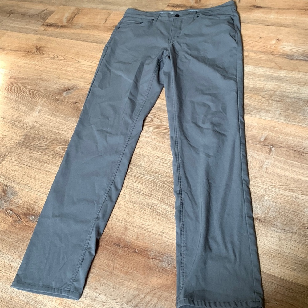 DKNY Men’s Performance Pants Sz 34